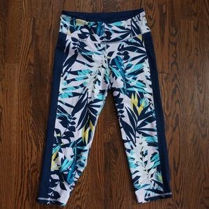 Old Navy Elevate Crop Palm Leggings